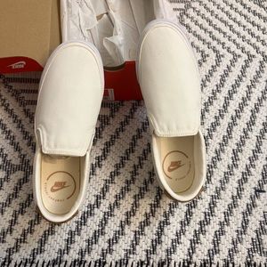 Women’s Nike Court Legacy Slip